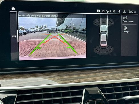 Used 2023 BMW 530e xDrive w/ Executive Package image 22