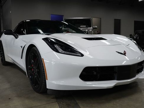 Used 2017 Chevrolet Corvette Stingray Coupe RWD image 7