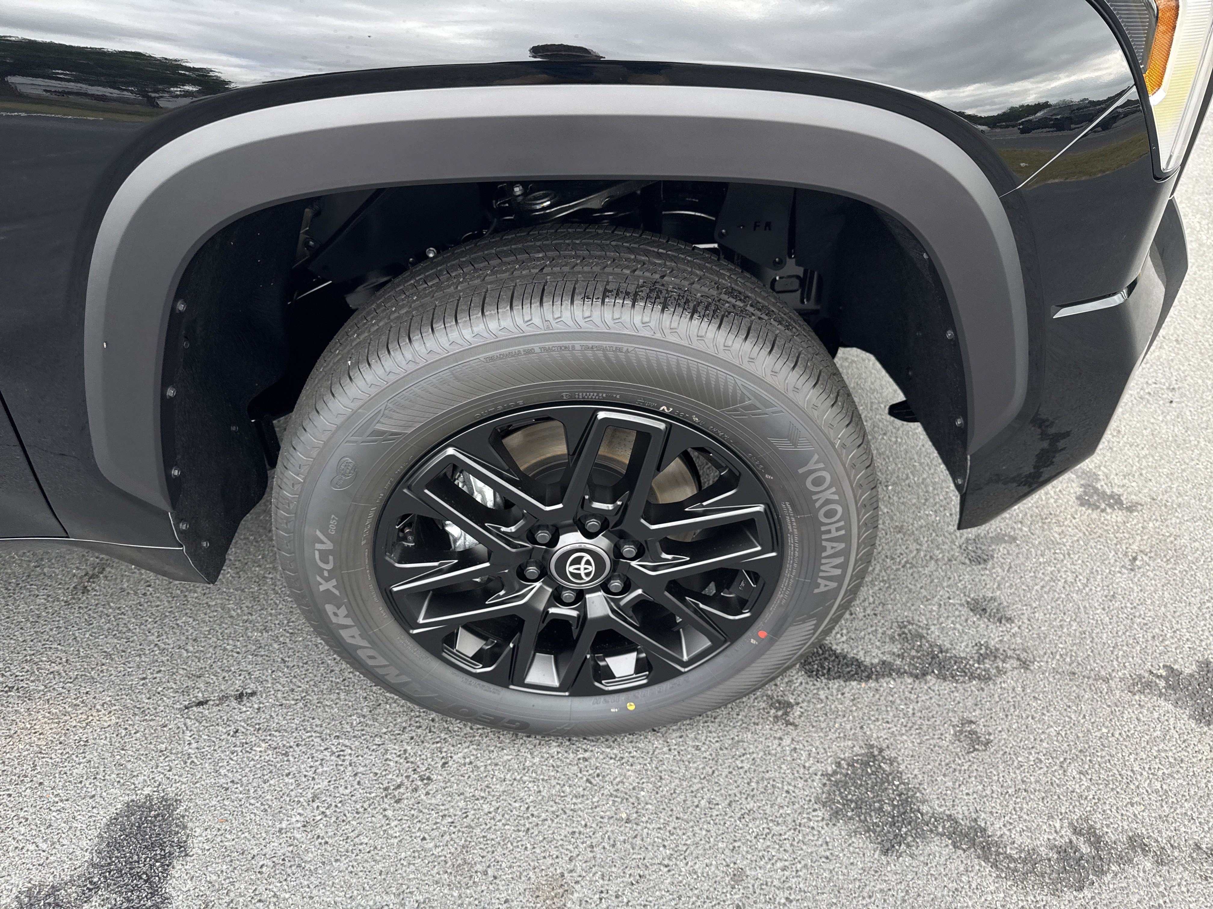 New 2025 Toyota Tundra Limited AWD/4WD image 10