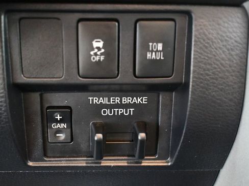 Used 2018 Toyota Tundra SR5 image 33