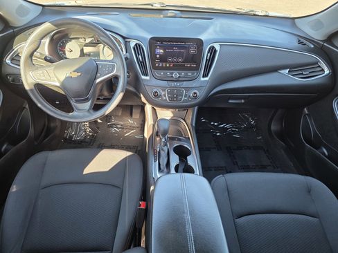 Used 2021 Chevrolet Malibu LT image 19