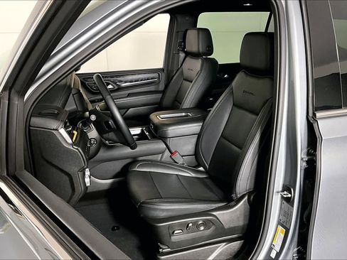 Certified 2023 GMC Yukon XL Denali image 7
