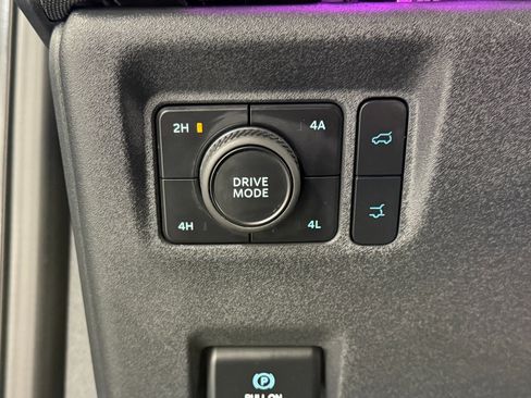 Used 2025 Ford Expedition Max Platinum image 23