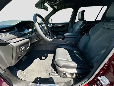 New 2025 Jeep Grand Cherokee L Overland w/ Advanced Protech Group III image 24