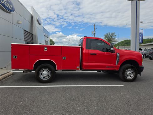 Used 2024 Ford F350 XL AWD/4WD image 2