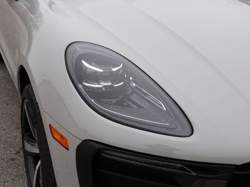 New 2026 Porsche Macan image 13