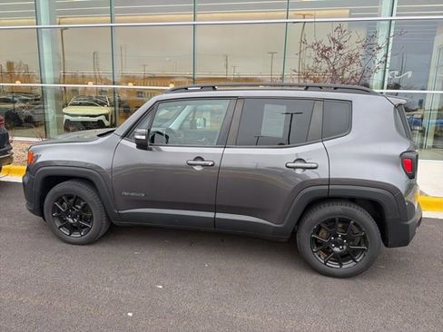 Used 2020 Jeep Renegade Altitude image 9