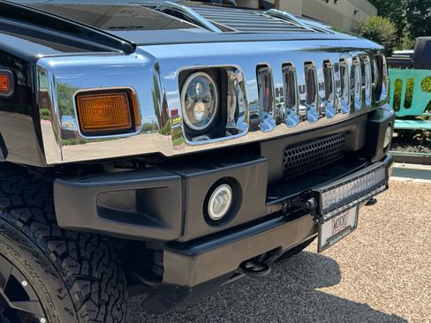 Used 2005 HUMMER H2 SUT w/ Preferred Equipment Group AWD/4WD image 2