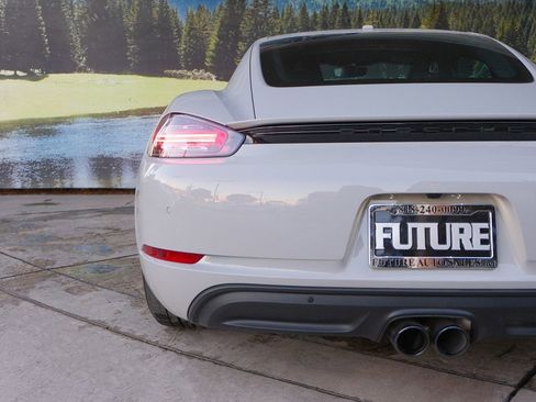Used 2024 Porsche 718 Cayman image 33