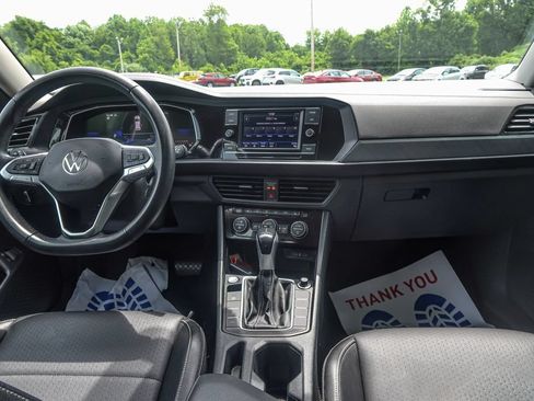 Used 2023 Volkswagen Jetta SE FWD image 15