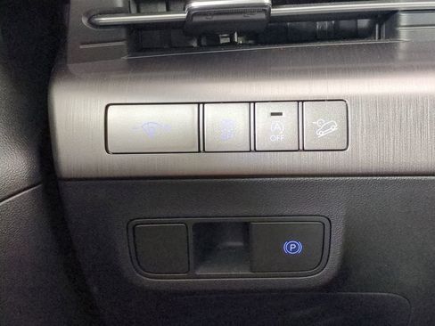 Certified 2025 Hyundai Kona SE AWD/4WD image 26