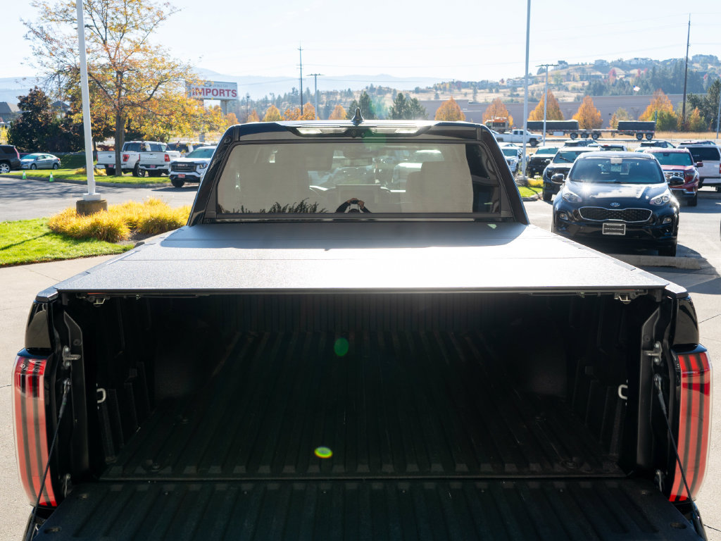 Used 2024 Toyota Tundra Limited AWD/4WD image 33