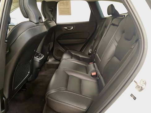 Used 2023 Volvo XC60 B6 Ultimate w/ Protection Package Premier image 11