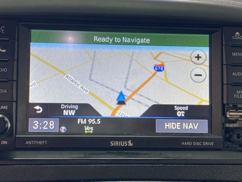 Used 2014 Chrysler Town & Country Touring image 25