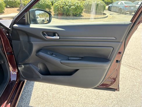 Used 2024 Nissan Altima 2.5 SV image 26