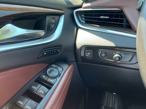 Used 2019 Buick Enclave Avenir w/ Avenir Technology Package AWD/4WD image 21