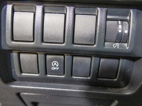 Used 2020 Subaru Forester Premium image 32