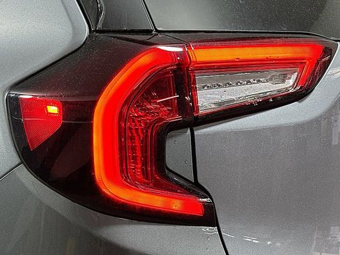 Used 2024 GMC Terrain SLE w/ Driver Convenience Package image 24