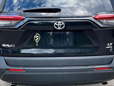 Certified 2020 Toyota RAV4 LE w/ All Weather Liner Package AWD/4WD image 10
