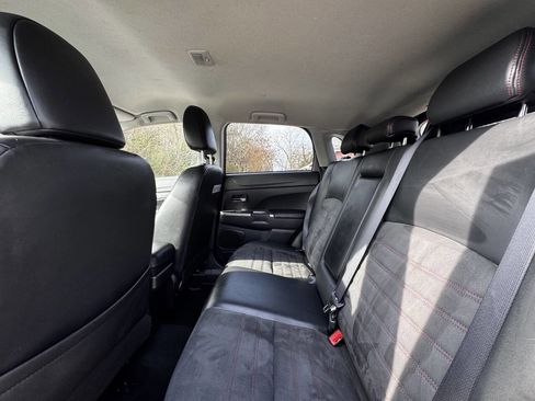 Used 2018 Mitsubishi Outlander Sport SE image 12