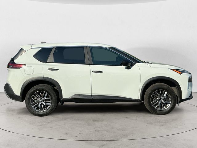 Used 2023 Nissan Rogue S AWD/4WD image 4
