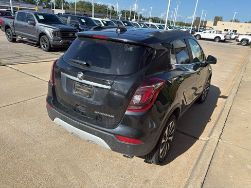 Used 2021 Buick Encore Preferred w/ Safety Package II FWD image 5