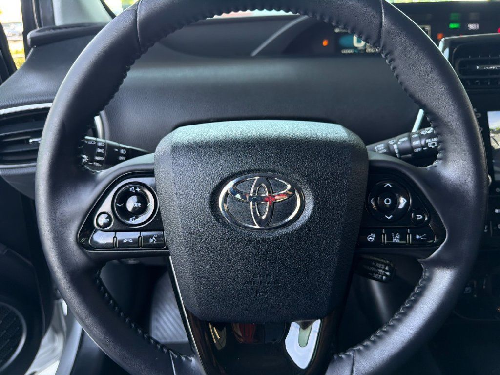 Used 2022 Toyota Prius FWD image 24