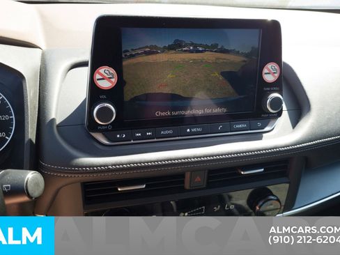 Used 2023 Nissan Rogue SV image 9