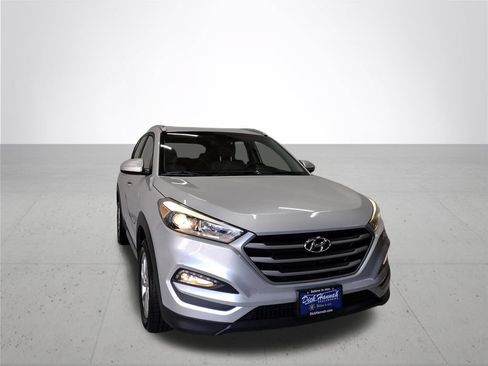 Used 2018 Hyundai Tucson SEL FWD image 4