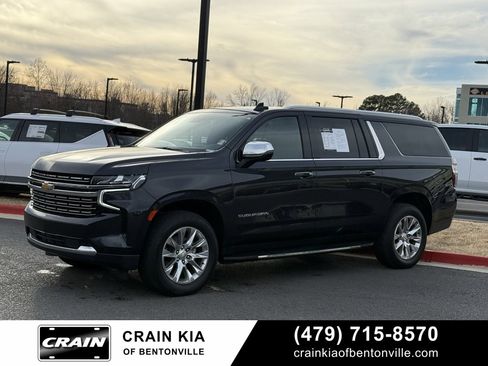 Used 2023 Chevrolet Suburban Premier image 3