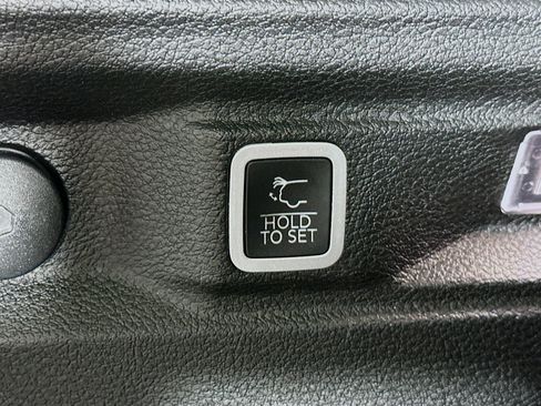 Used 2023 Jeep Grand Cherokee L Limited image 32