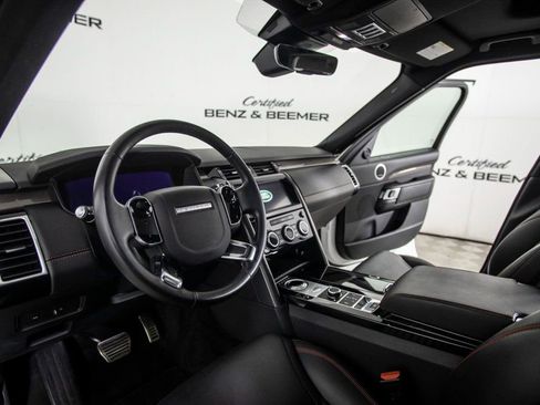 Used 2020 Land Rover Discovery HSE image 12