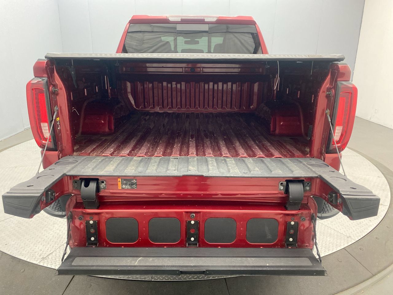 Used 2021 GMC Sierra 1500 SLT w/ SLT Premium Package AWD/4WD image 24