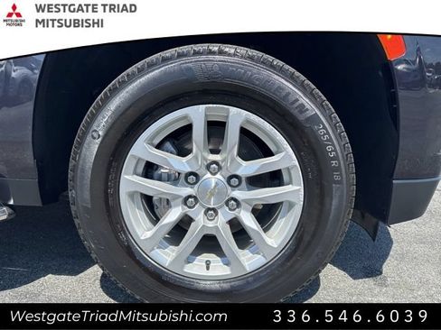 Used 2023 Chevrolet Suburban LT RWD image 6