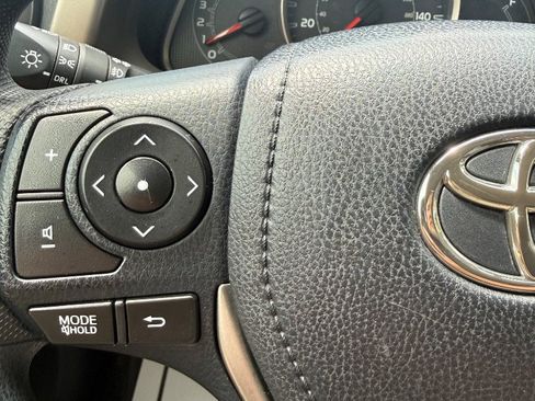 Used 2013 Toyota RAV4 XLE FWD image 12
