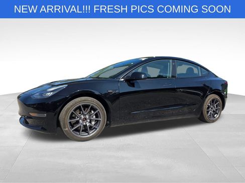 Used 2022 Tesla Model 3 Long Range AWD/4WD image 2