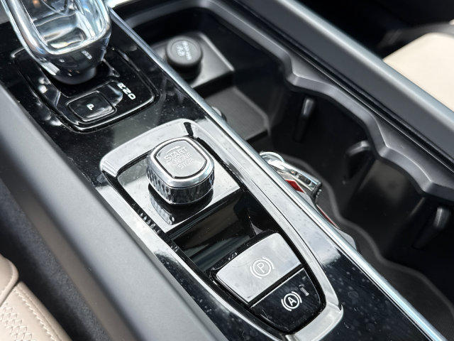 Certified 2026 Volvo XC60 B5 Plus AWD/4WD image 19