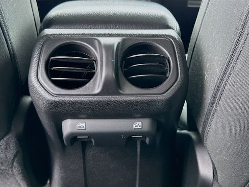 Used 2020 Jeep Wrangler Unlimited Sport S image 16