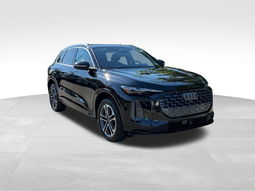 Certified 2025 Audi Q5 Premium w/ Convenience Package AWD/4WD image 3