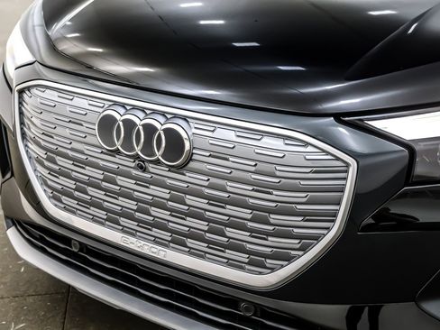 Used 2023 Audi Q4 e-tron Premium Plus w/ Premium Plus image 13