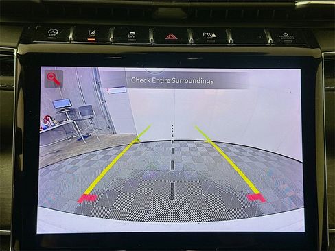 Used 2022 Jeep Grand Cherokee Overland w/ Luxury Tech Group IV image 16