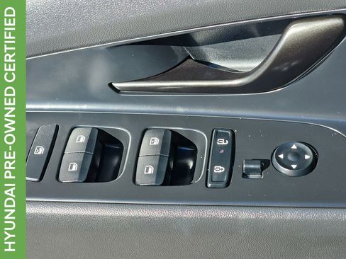 Certified 2025 Hyundai Elantra SEL image 31