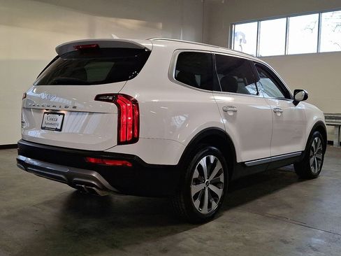 Used 2022 Kia Telluride S image 9