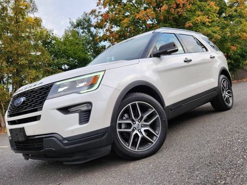 Used 2018 Ford Explorer Sport w/ Equipment Group 401A AWD/4WD image 3