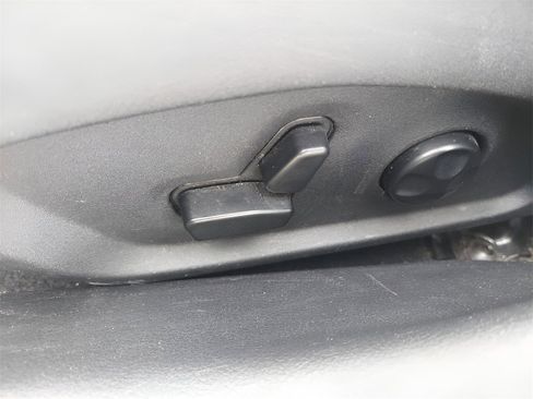 Used 2018 Jeep Compass Latitude image 17