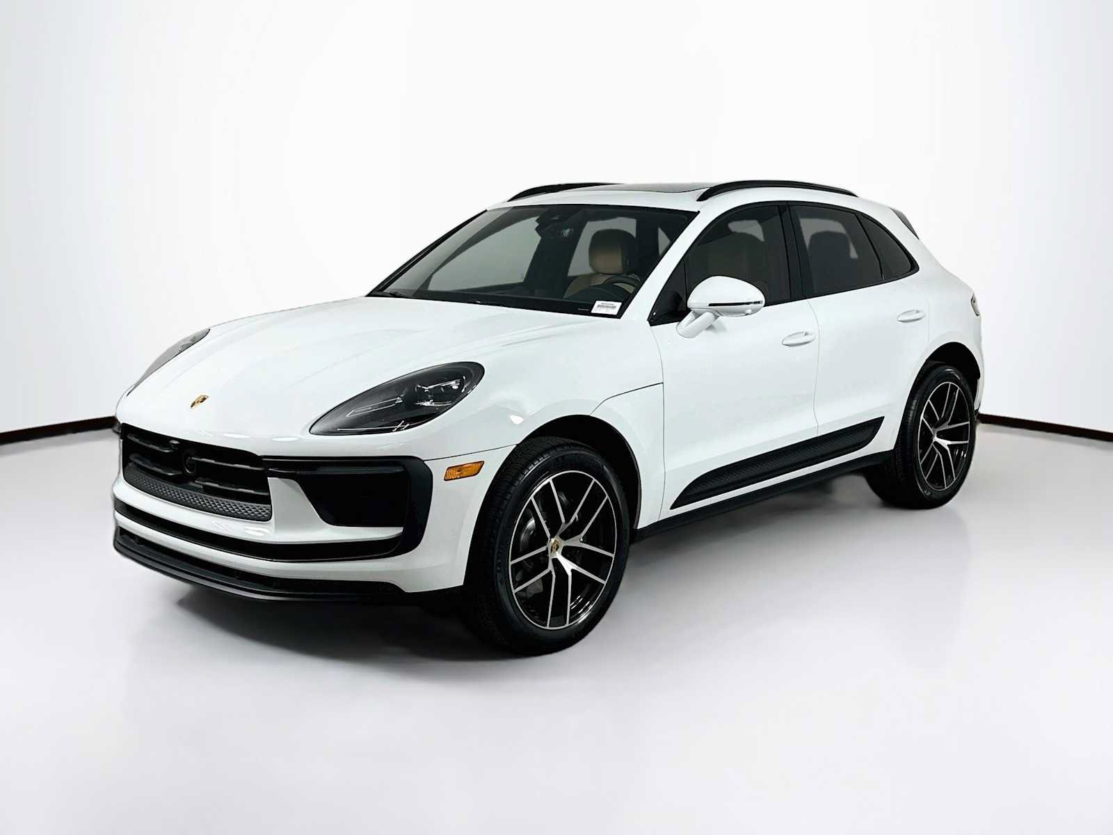Used 2026 Porsche Macan AWD/4WD image 1