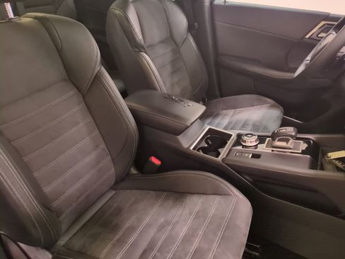 Used 2023 Mitsubishi Outlander SE AWD/4WD image 10