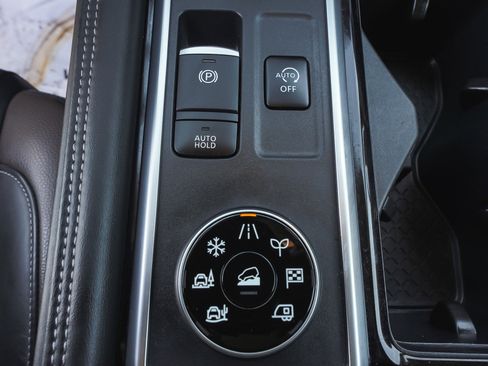 Used 2023 Nissan Pathfinder Platinum AWD/4WD image 28