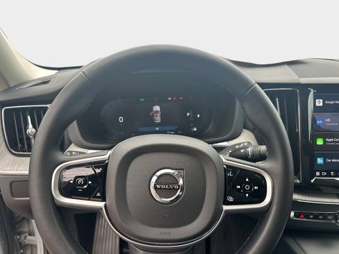 Certified 2025 Volvo XC60 B5 Plus image 24