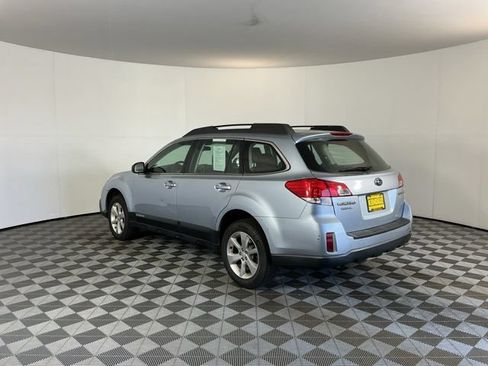 Used 2014 Subaru Outback 2.5i w/ Alloy Wheel Package AWD/4WD image 7